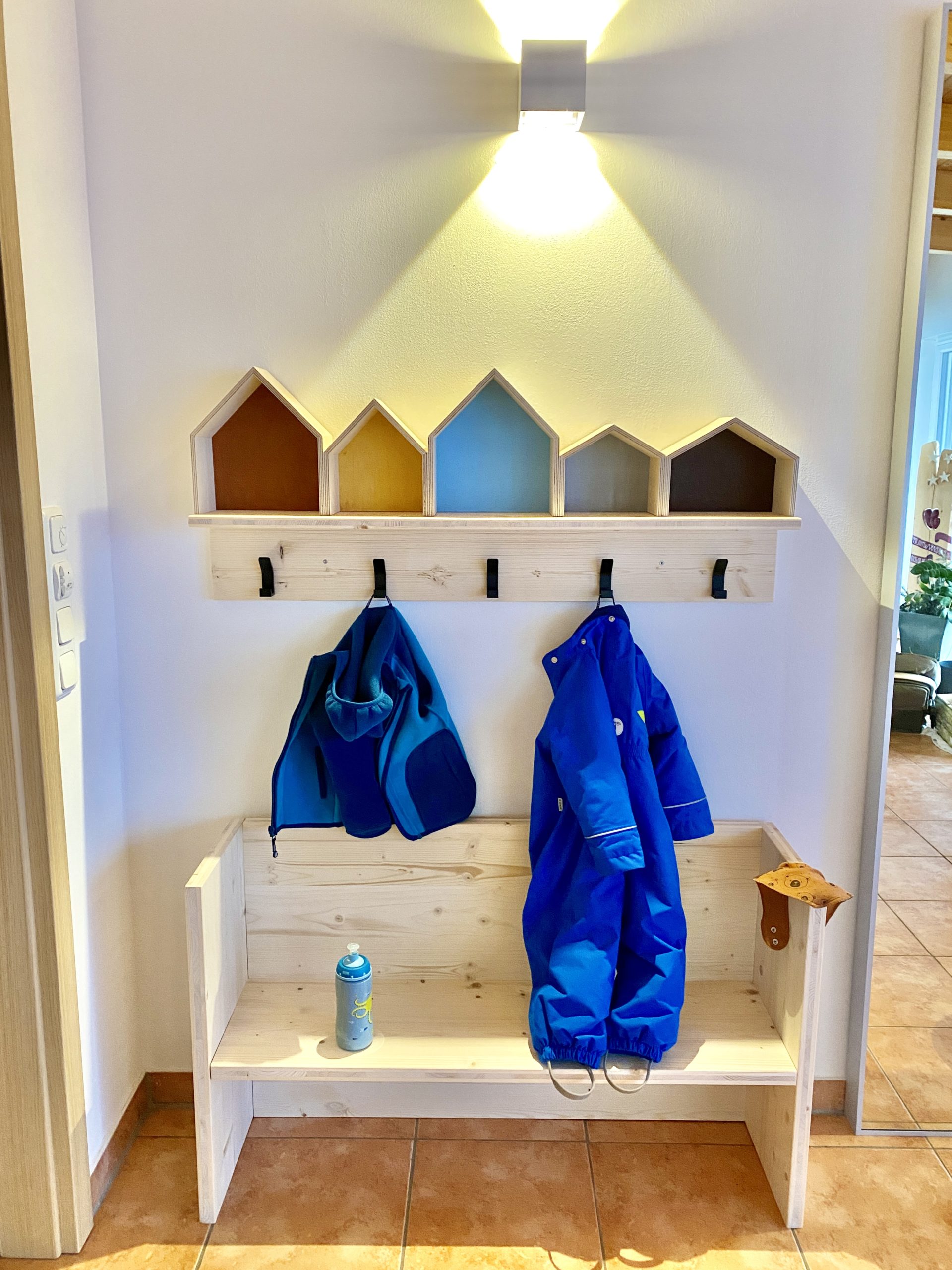 Kindergarderobe aus Holz - MiMa-Mom